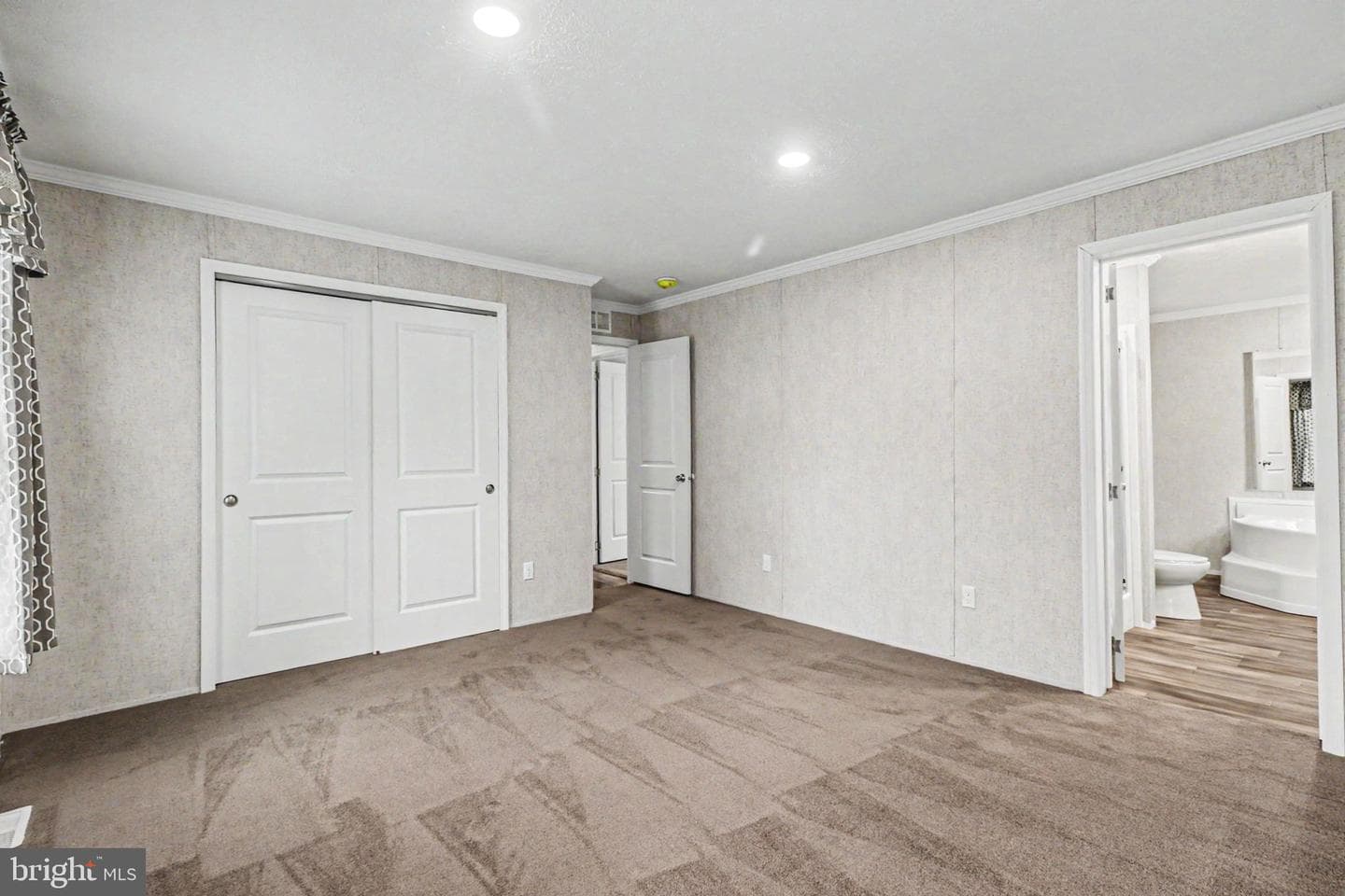 38 S Elmer Avenue photo 10