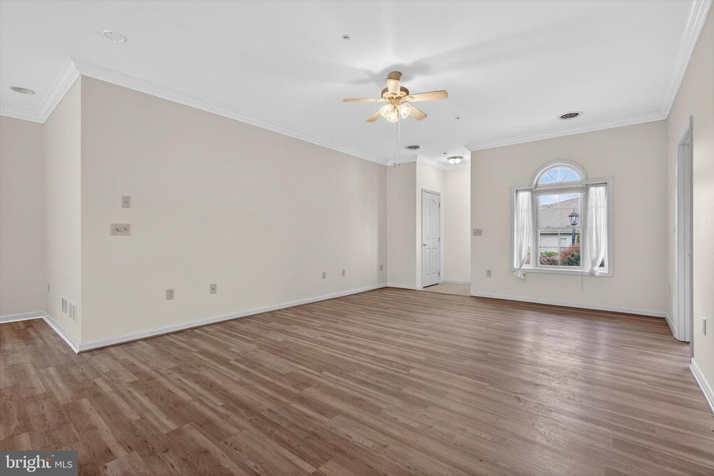 130 Leonard Lane photo 5