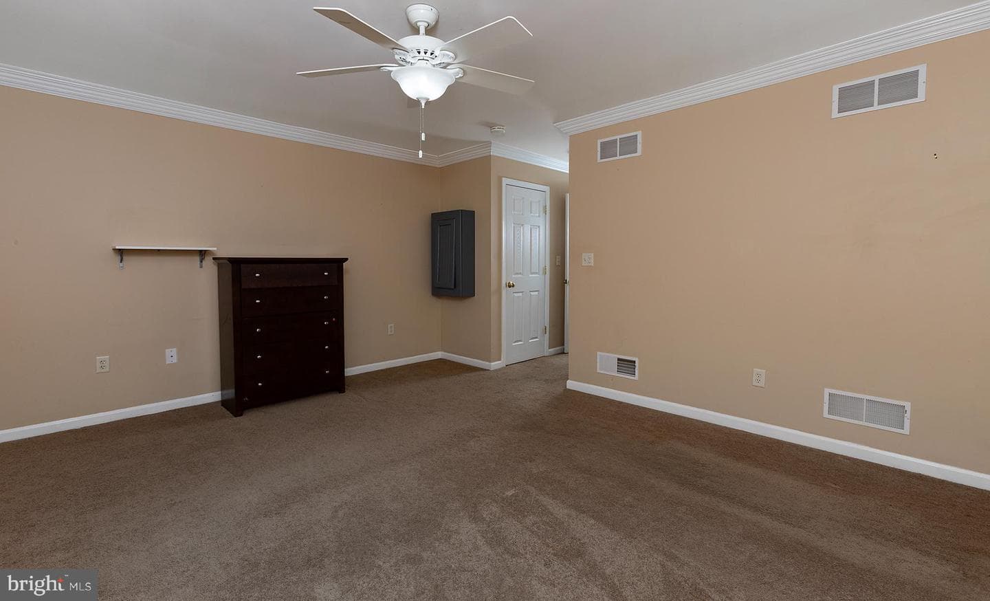 135 Mapleton Boulevard photo 39