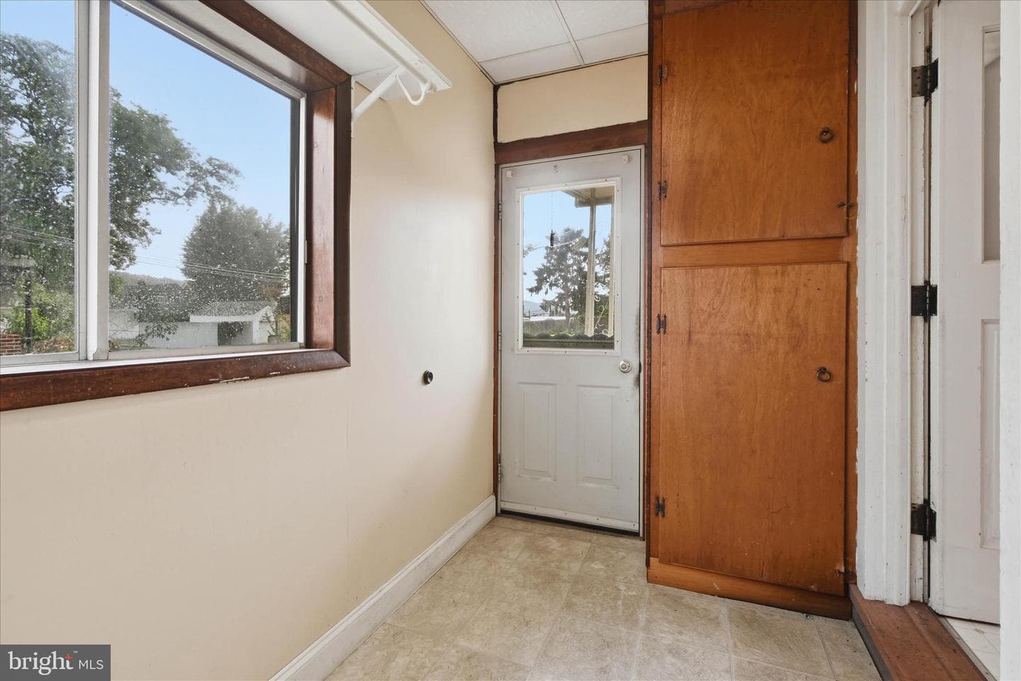 274 Moore Street photo 10