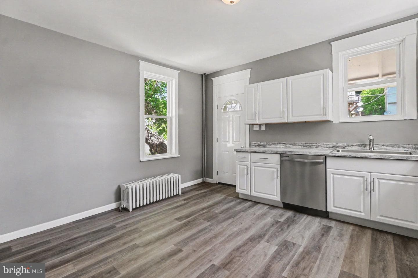 547 S Front Street photo 11