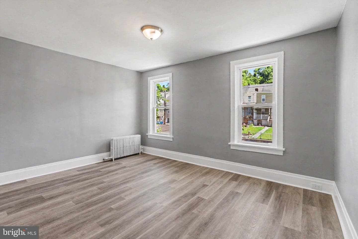 547 S Front Street photo 12