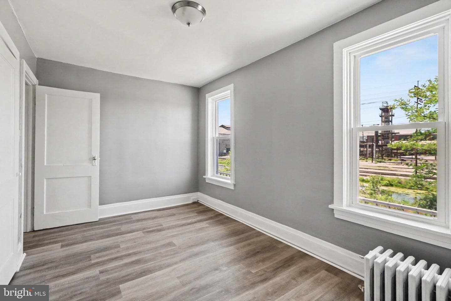 547 S Front Street photo 19