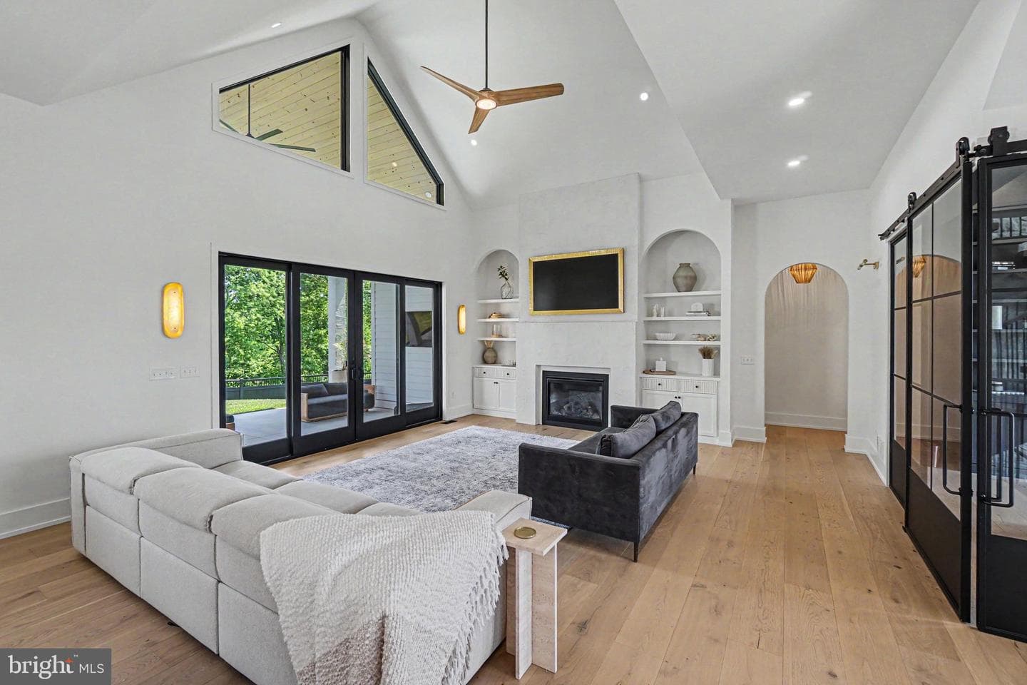 114 Jillian Way photo 6
