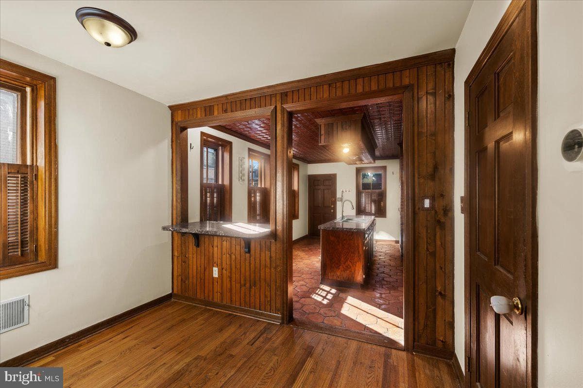418 Boas Street photo 9