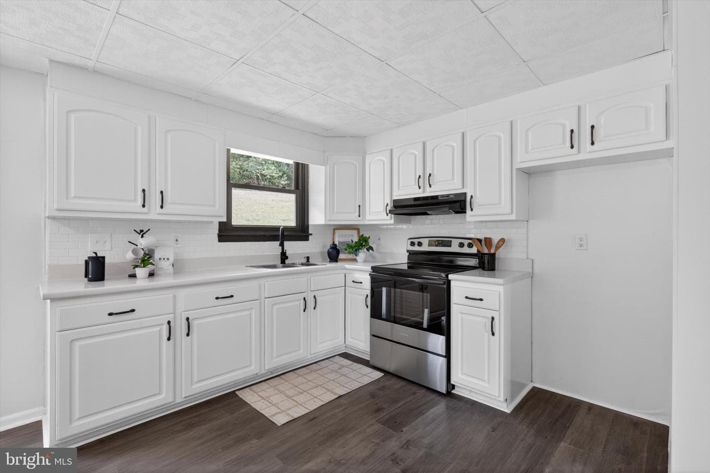 240 Harman Road photo 17