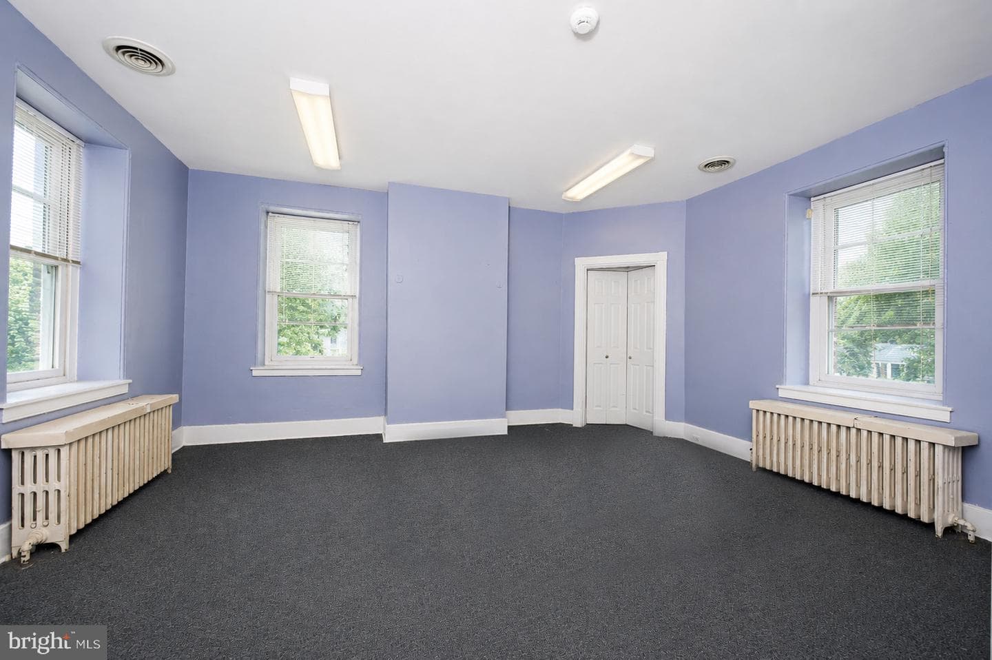 2600 Woodlawn St photo 38