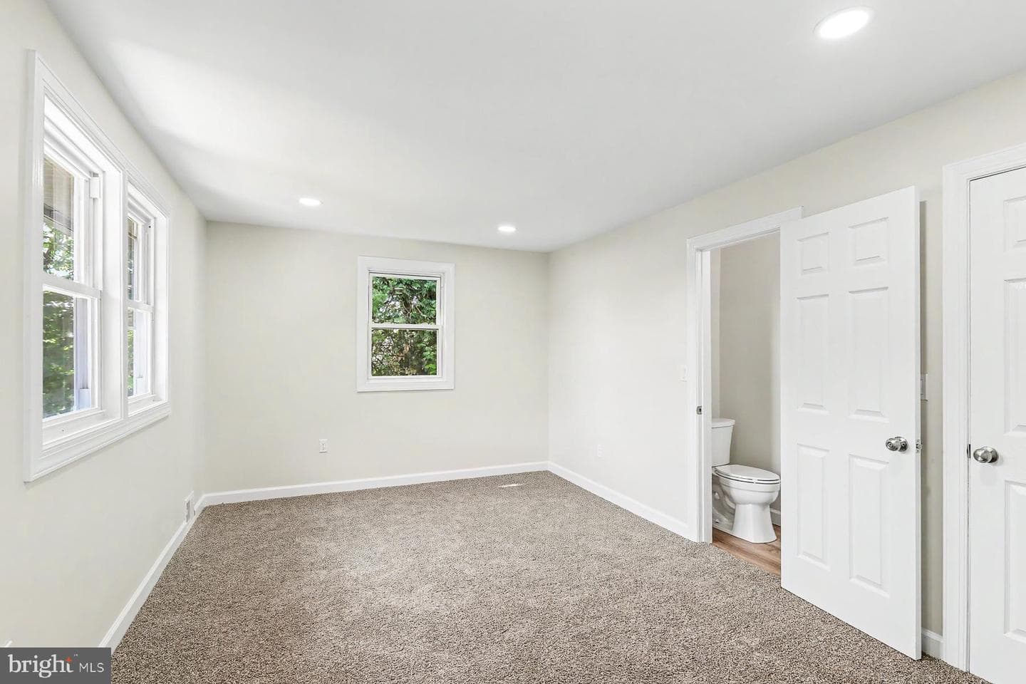 230 S 4th Street photo 14