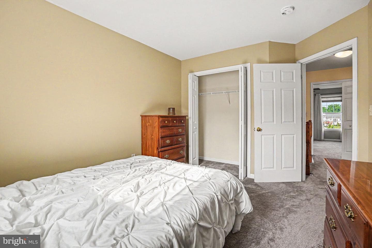 156 Mapleton Boulevard photo 17