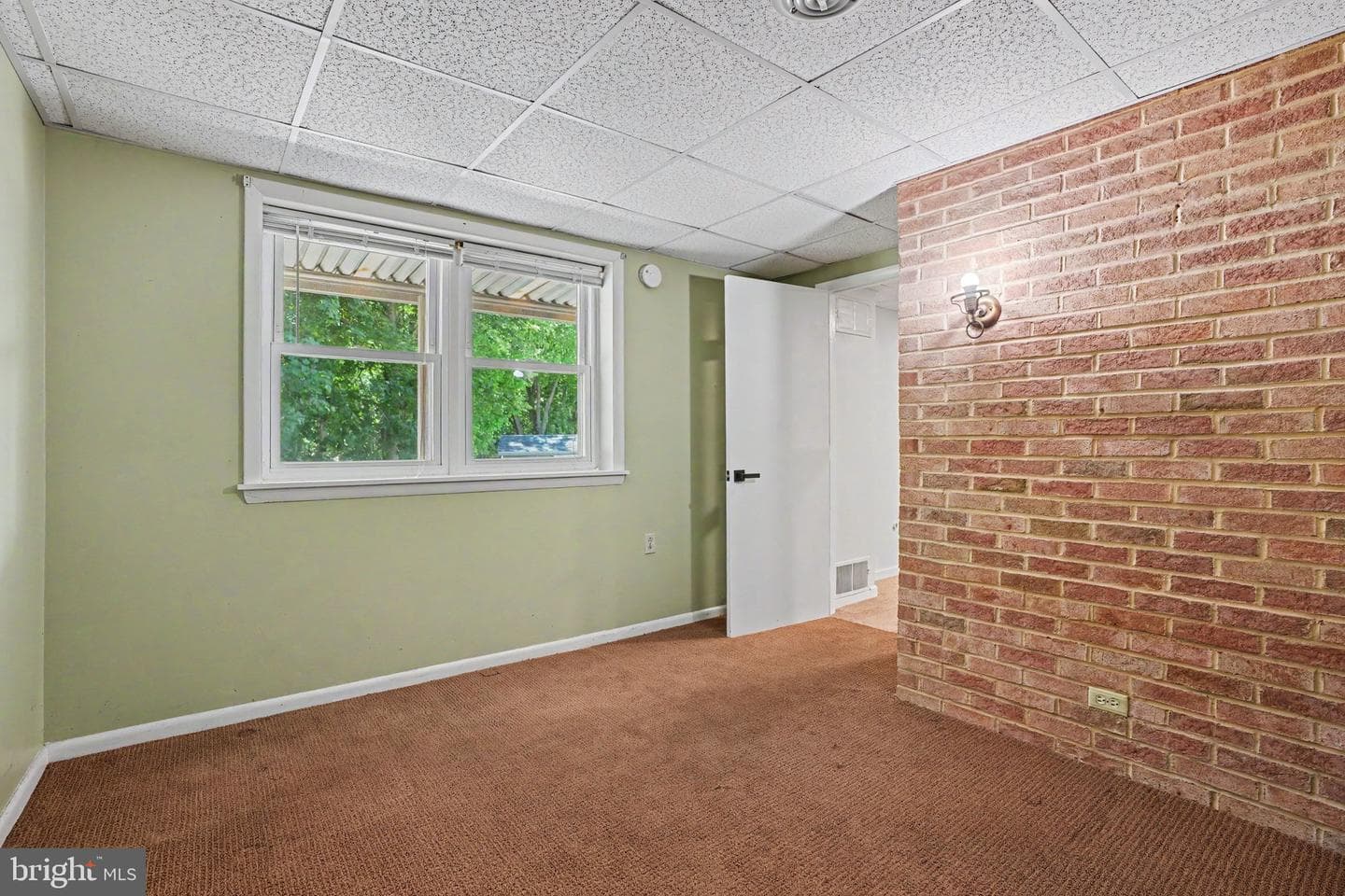 469 Hoffman Drive photo 18