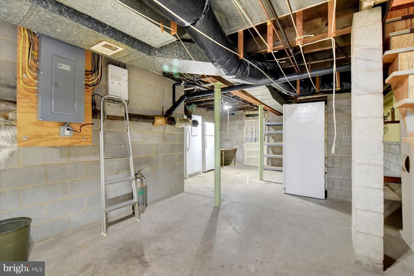632 Highland Street photo 20