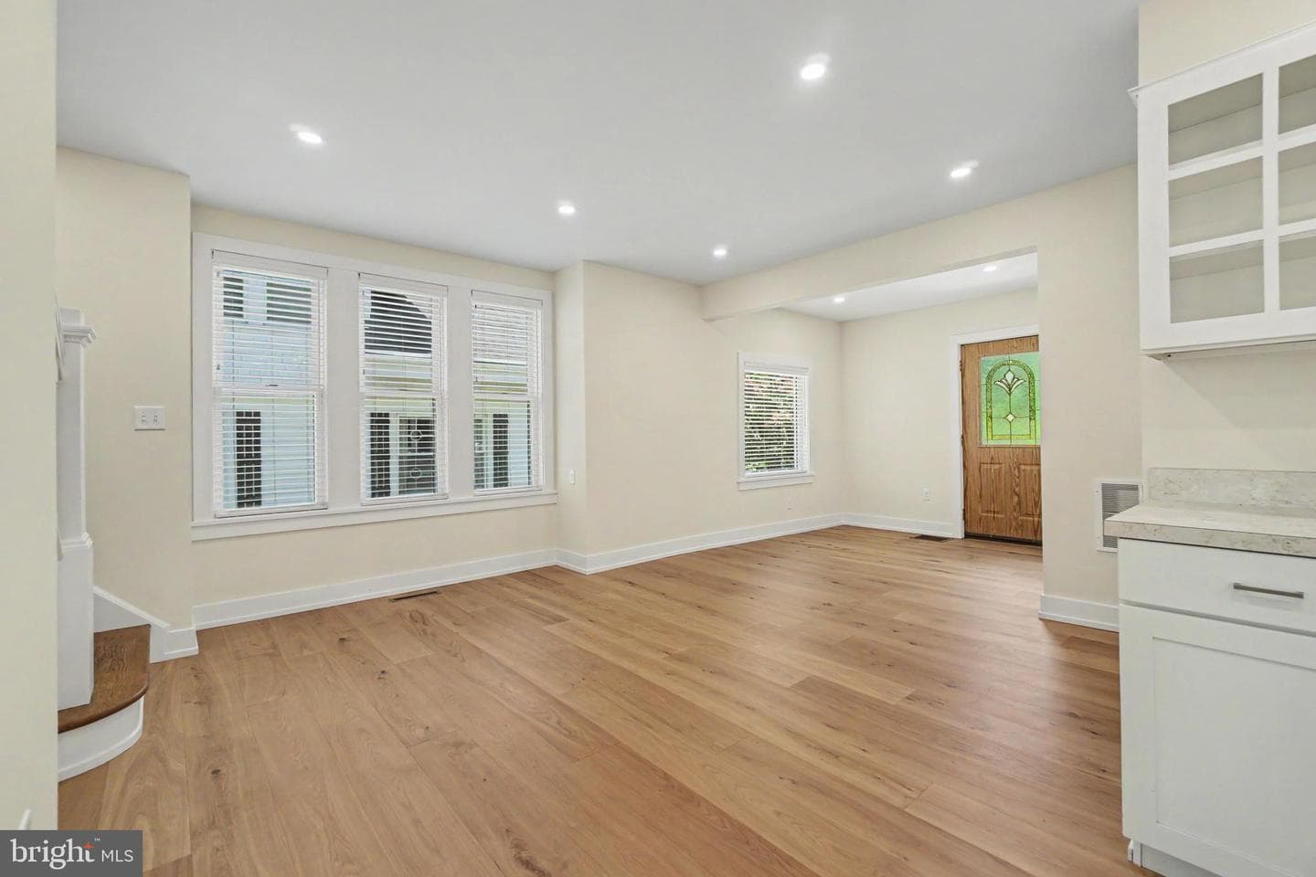252 E Areba Avenue photo 3