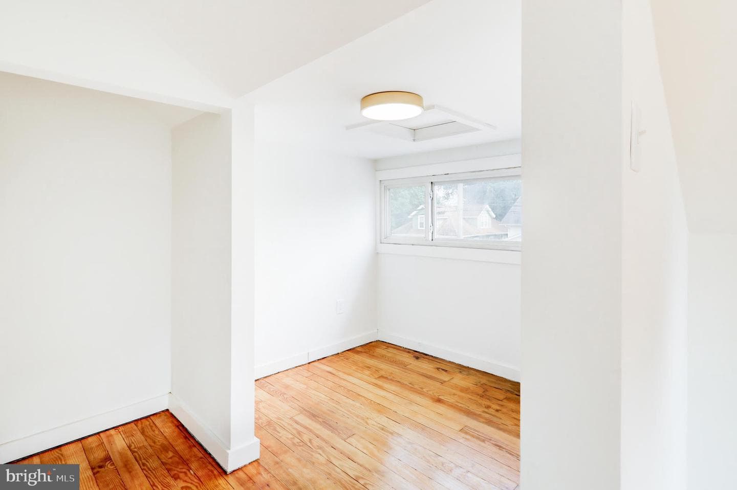1421 E Derry Road photo 31