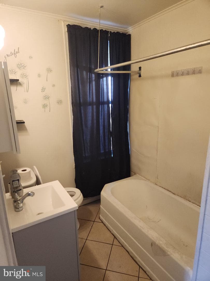 2029 Logan Street photo 4