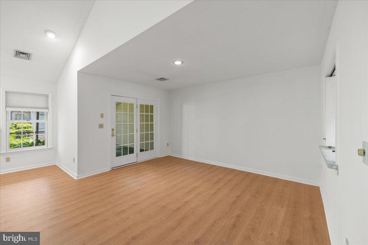 89 Cambridge Drive photo 21