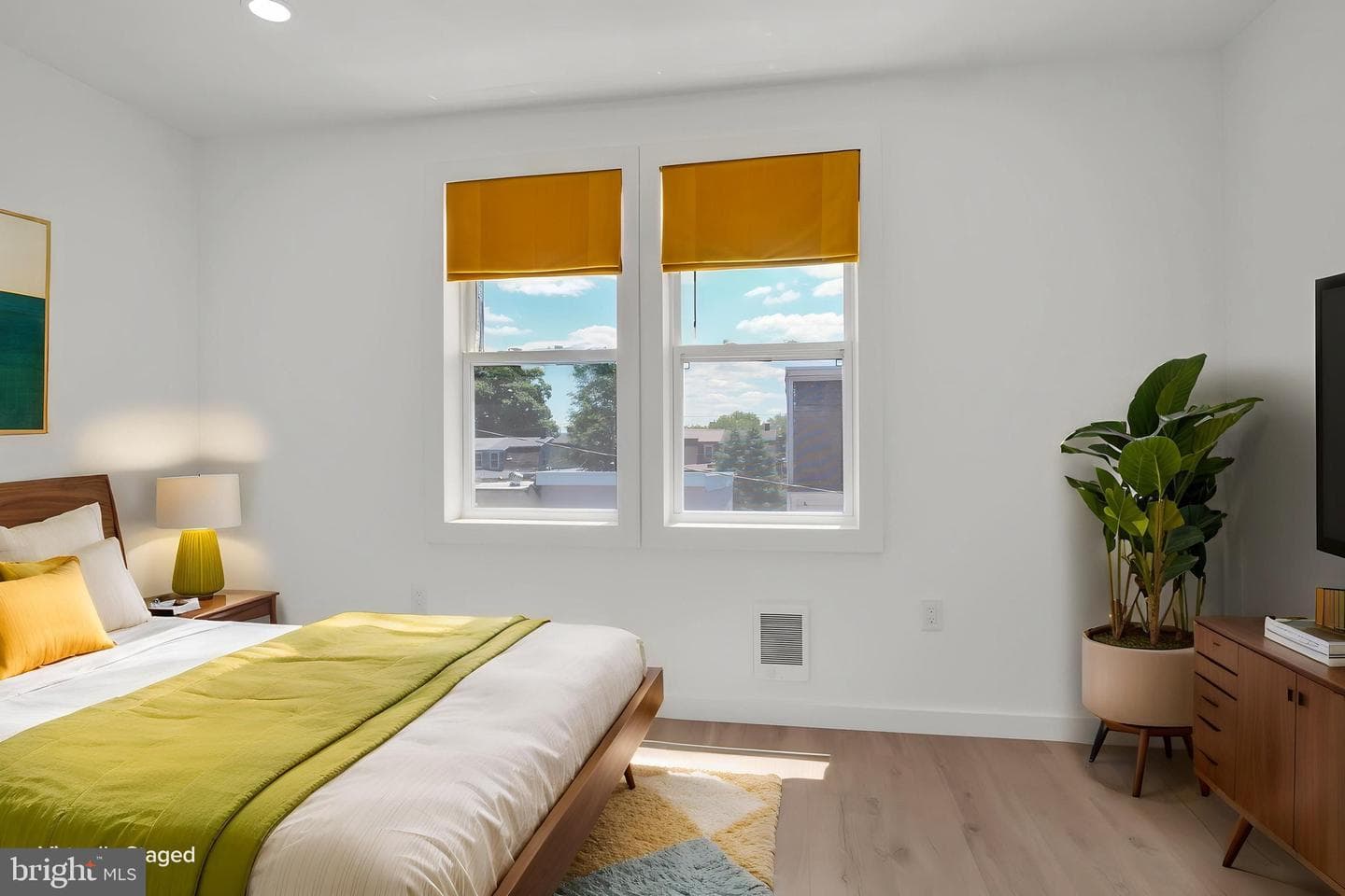 1608 Hunter St photo 26