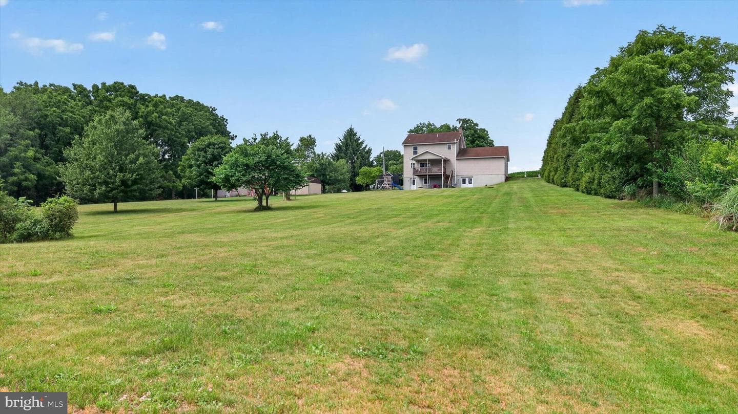 325 Shoop Lane photo 37
