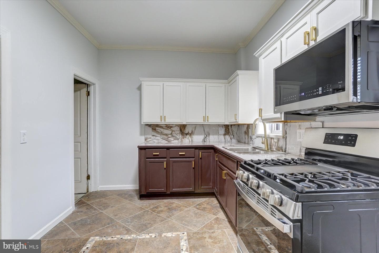 1723 State Street photo 9