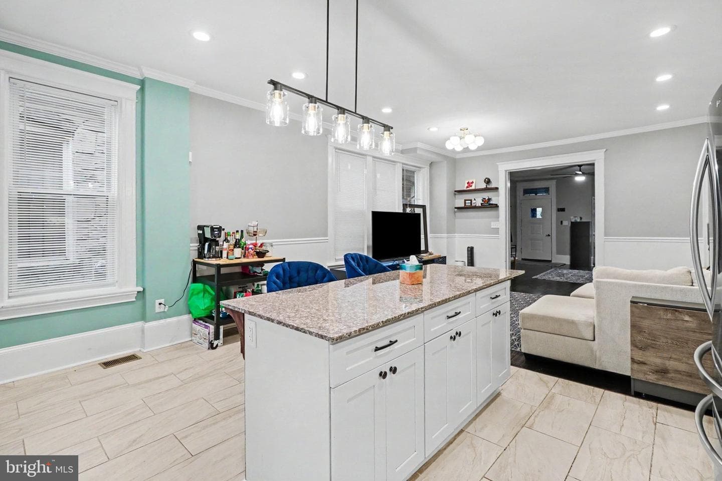 222 Emerald Street photo 10