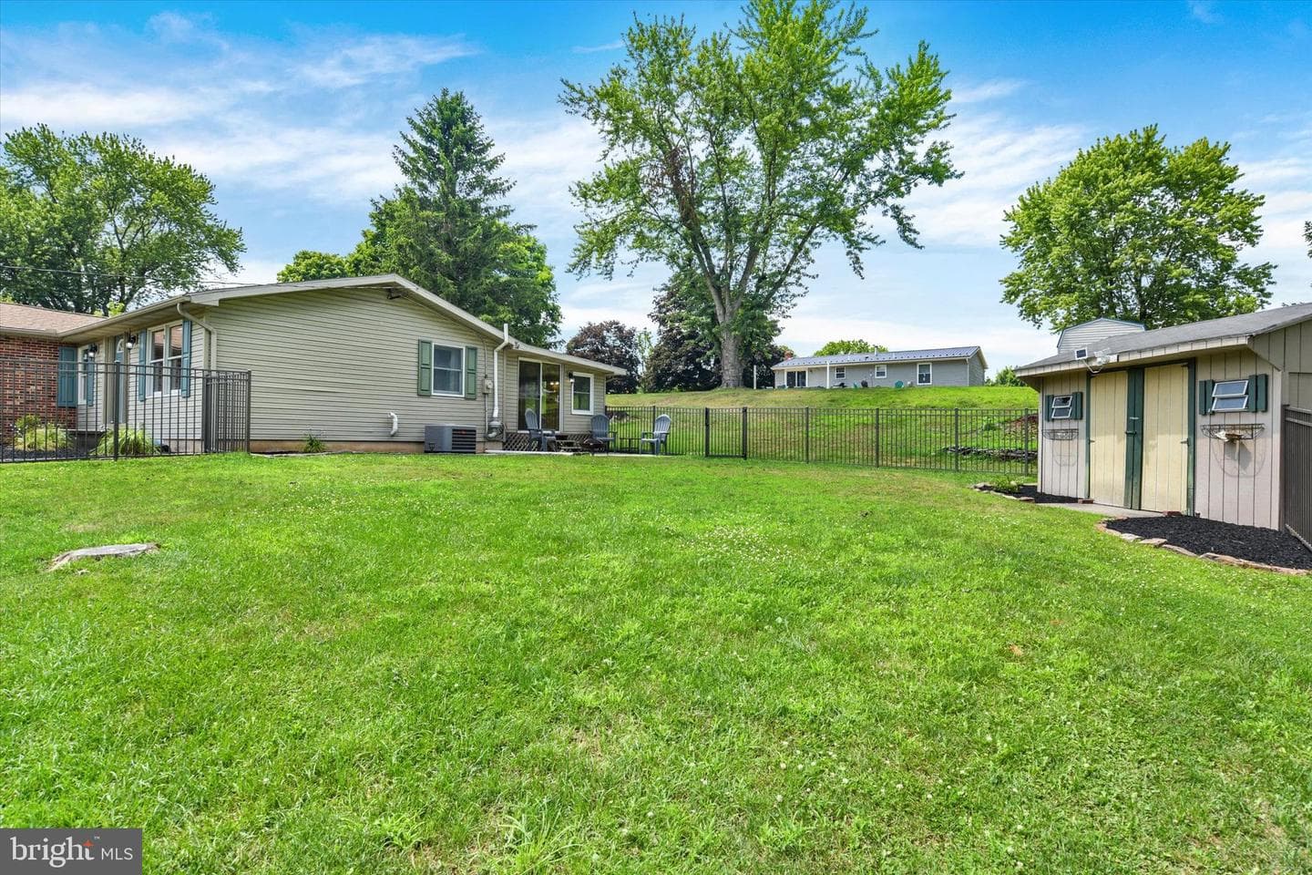 120 Denison Drive photo 23