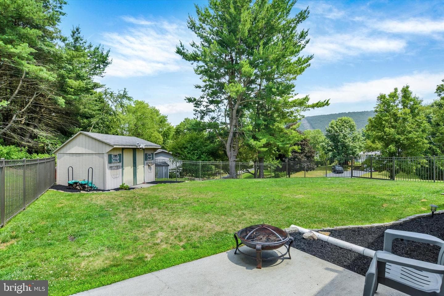 120 Denison Drive photo 24
