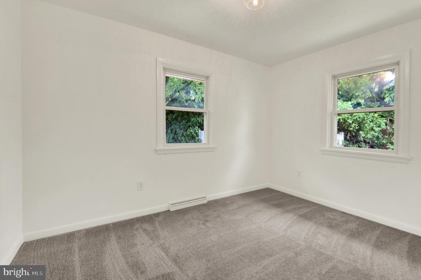 6717 Lehigh Avenue photo 15
