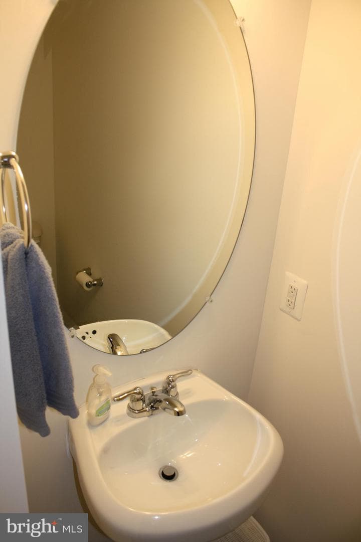 7204 Hidden Meadow Lane photo 17