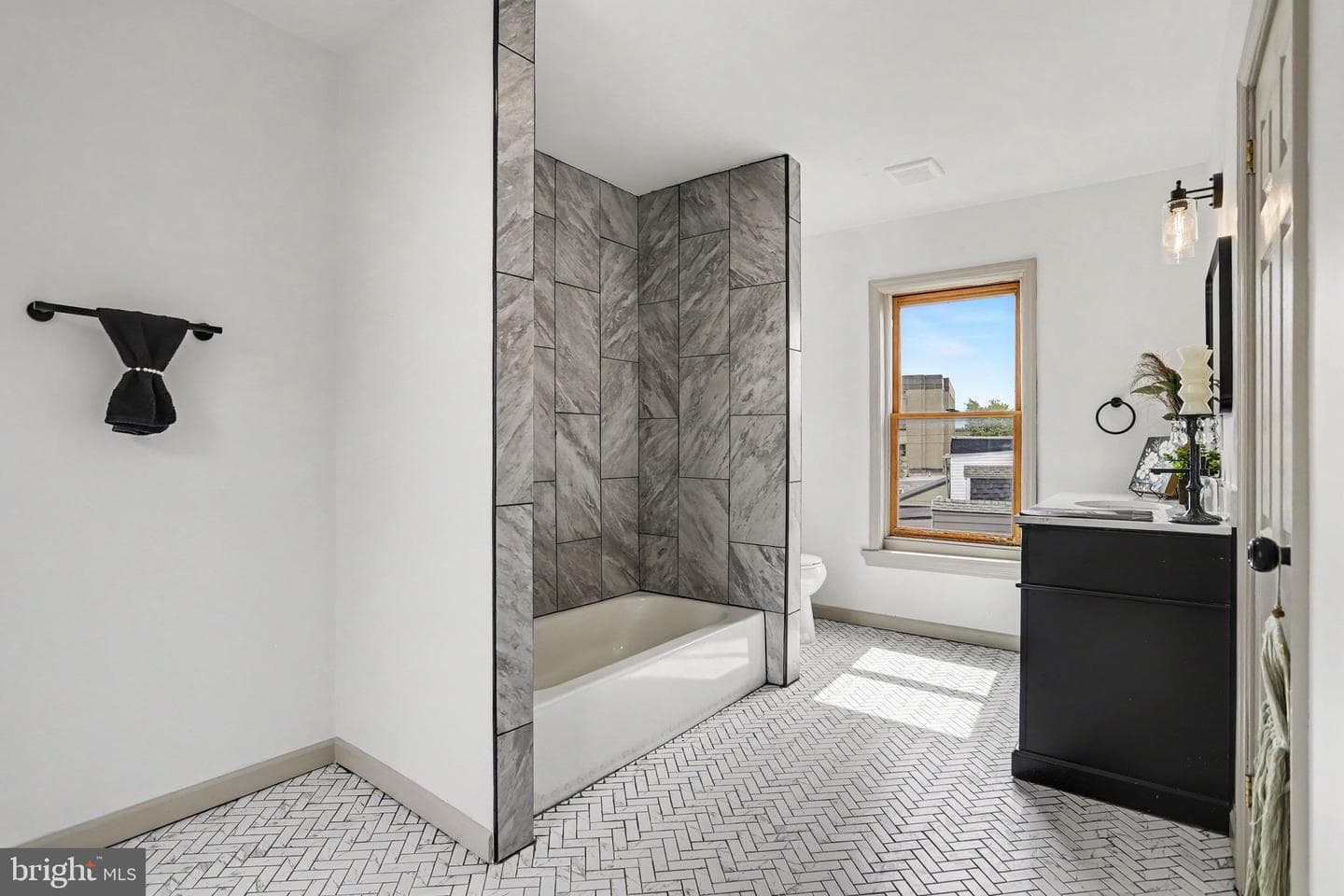 427 Boas Street photo 23