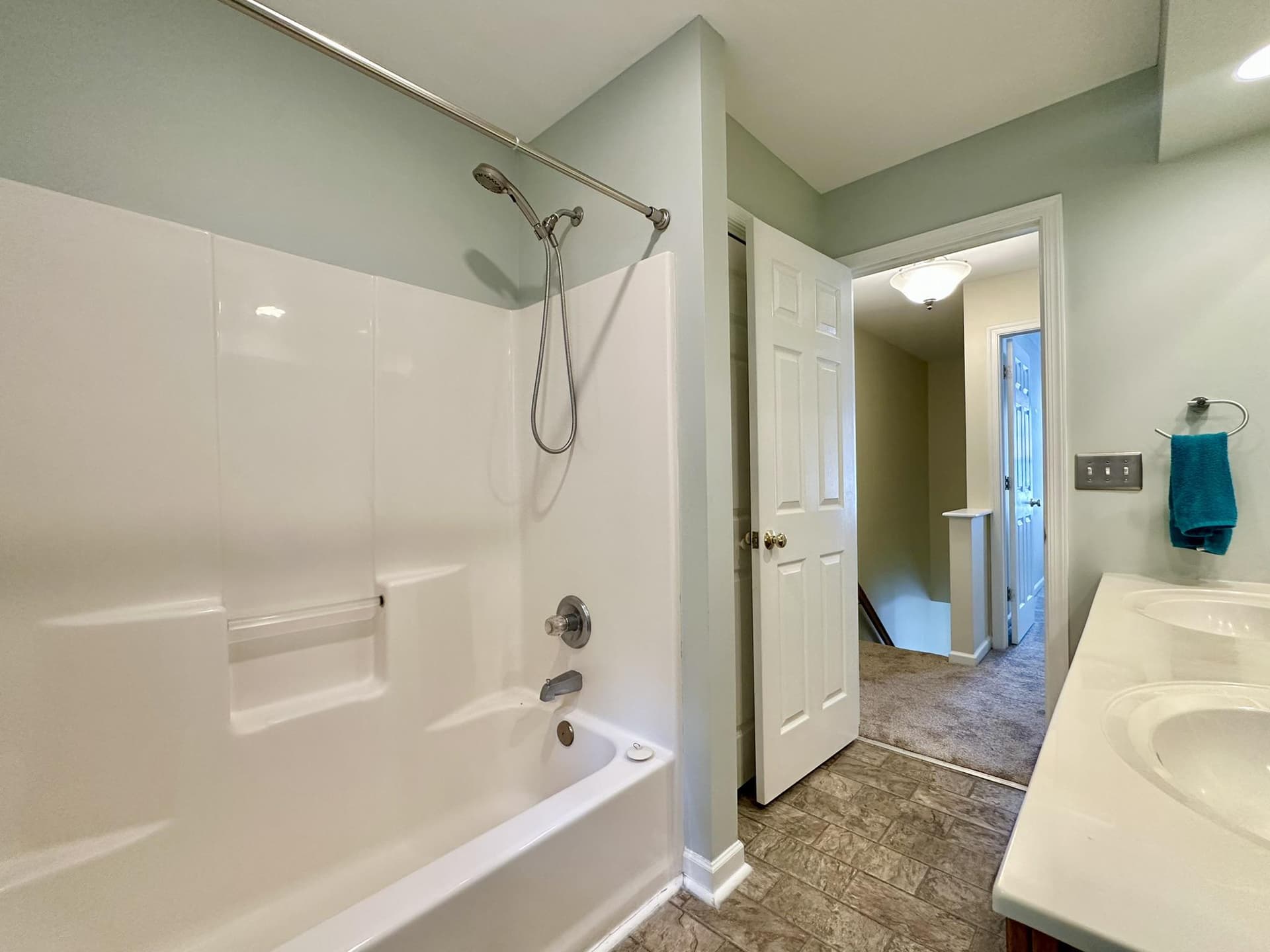 556 Downington Court photo 22
