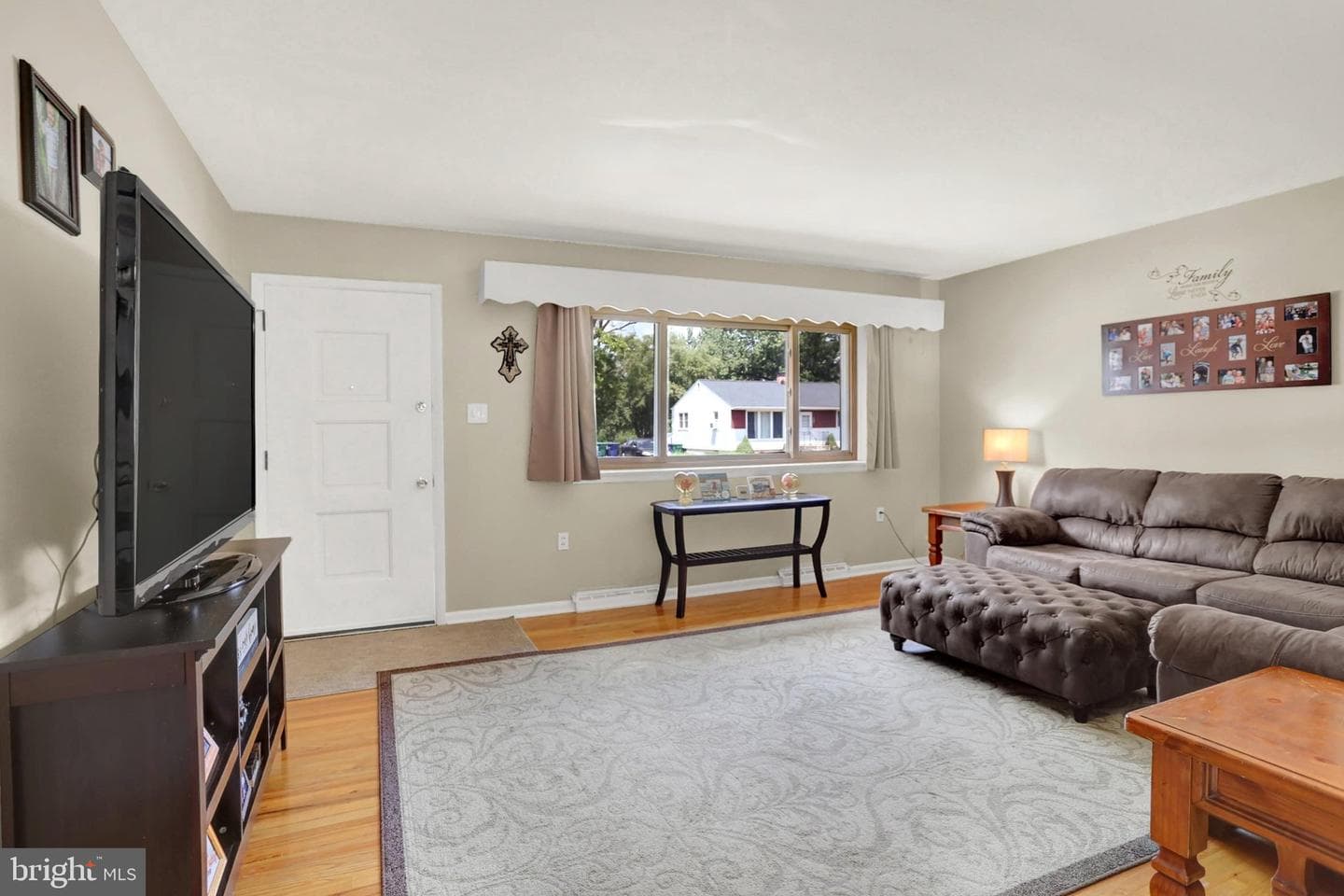6207 Catherine Street photo 7