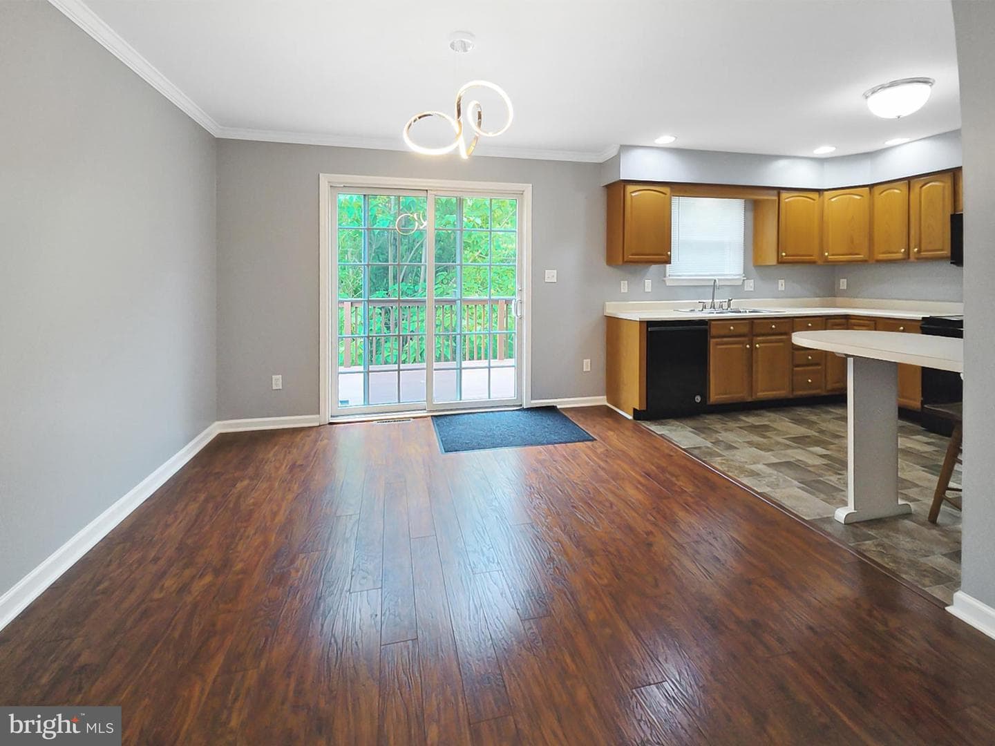 562 Kelker Street photo 4
