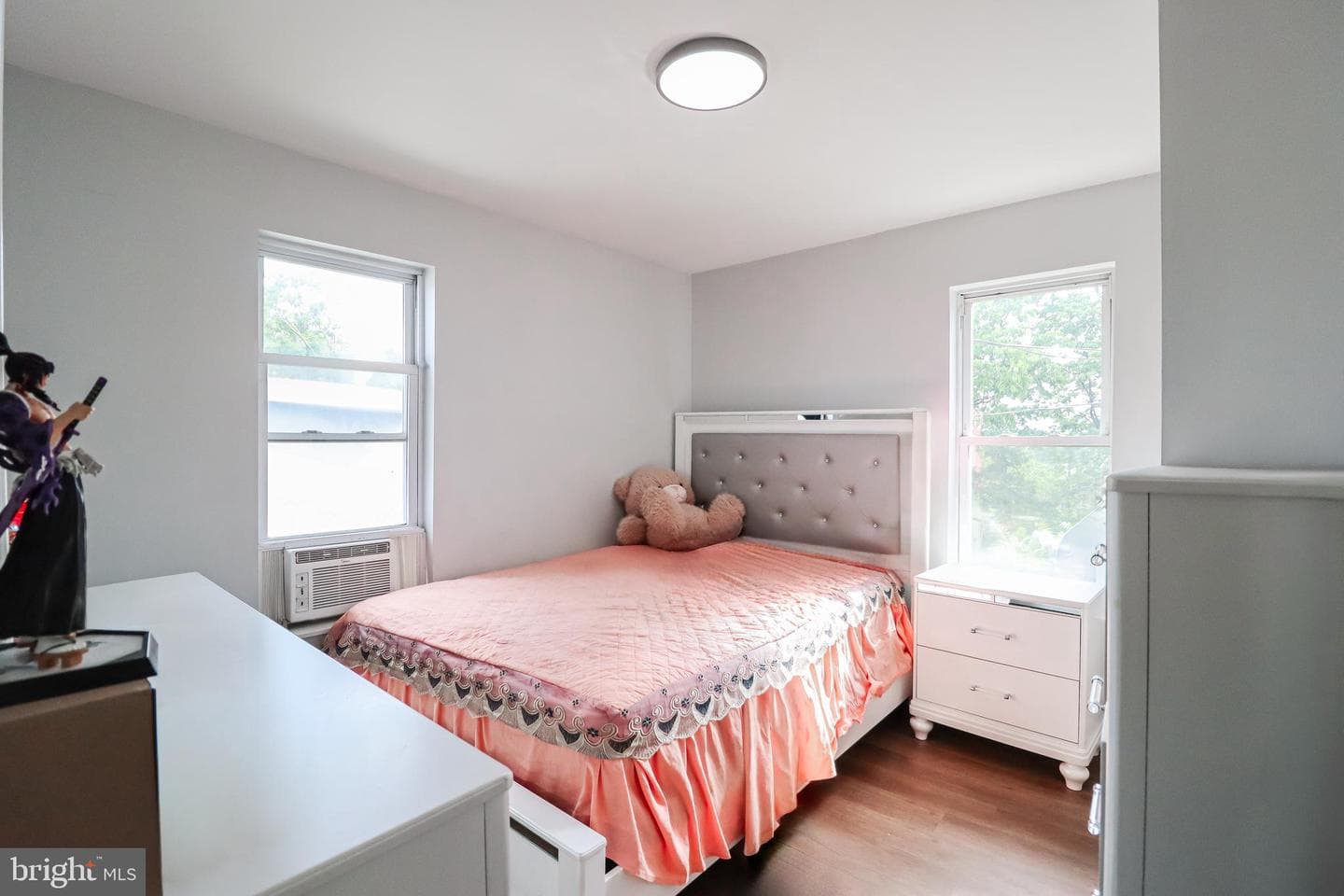 442 Crescent Street photo 10