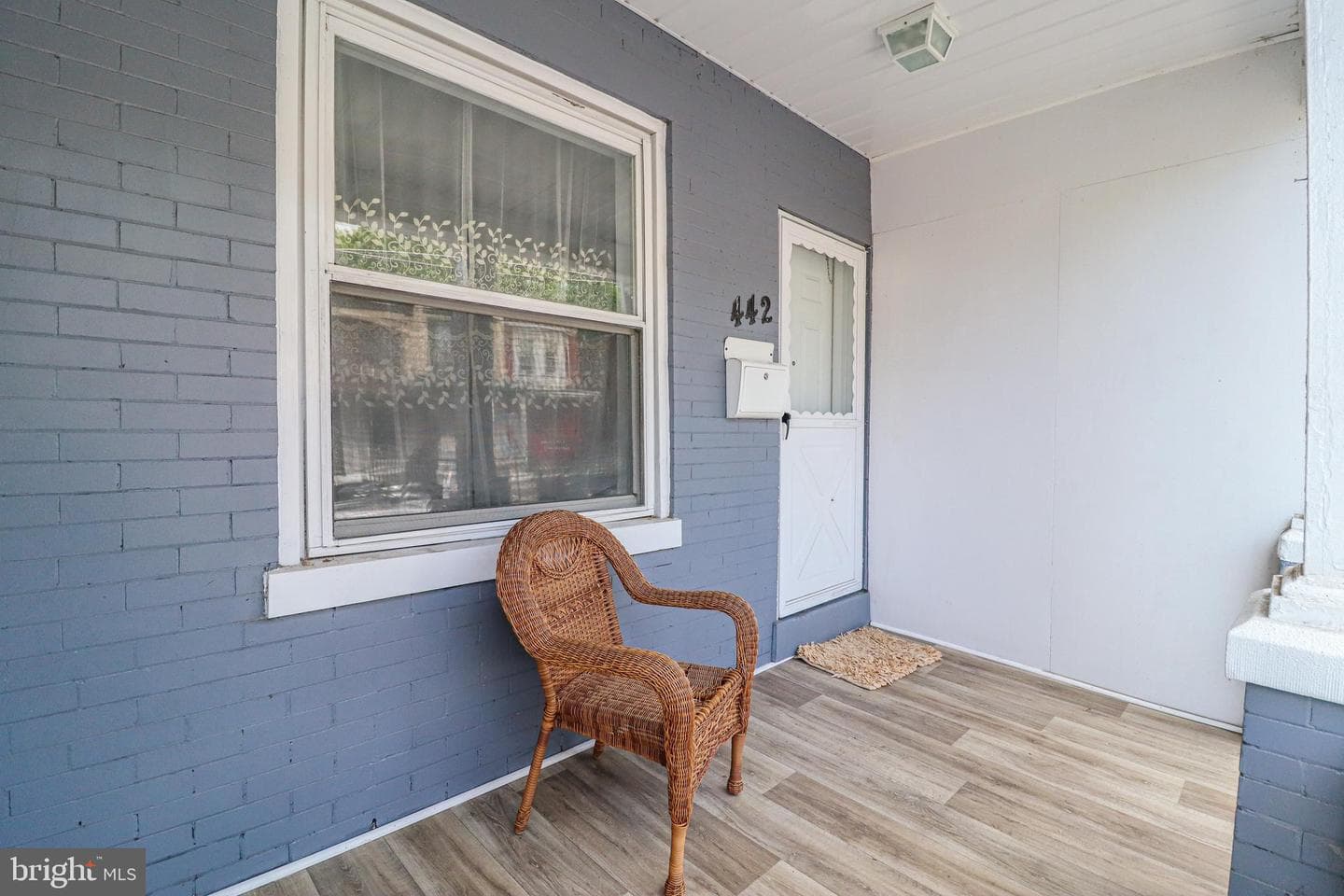 442 Crescent Street photo 4