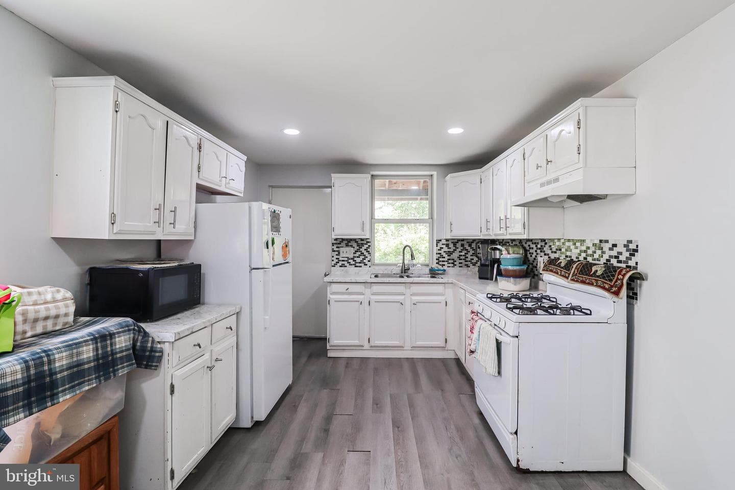 442 Crescent Street photo 9