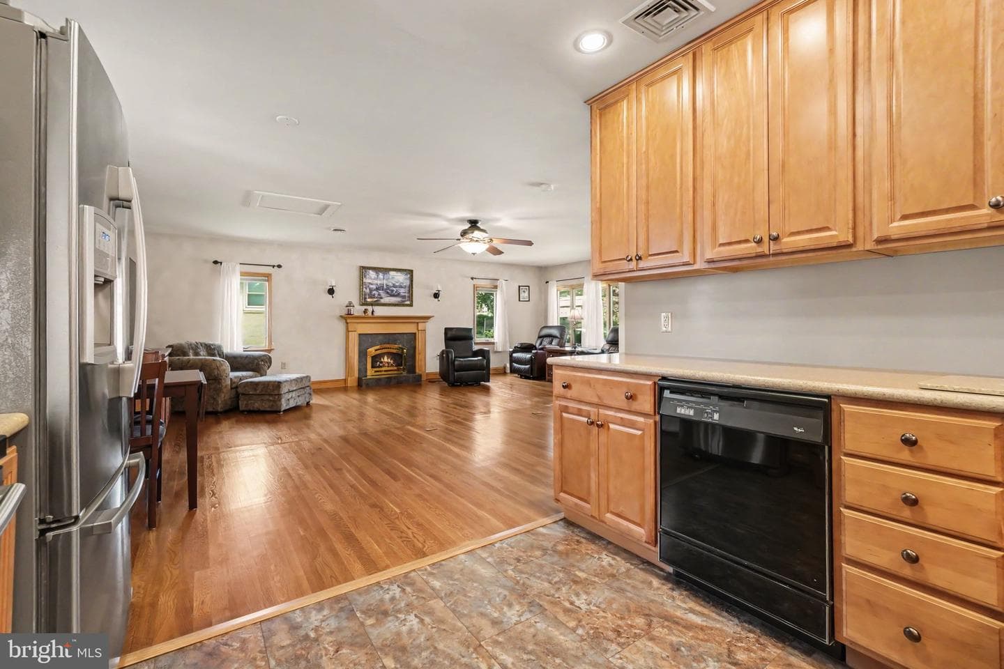 302 Robin Road photo 7