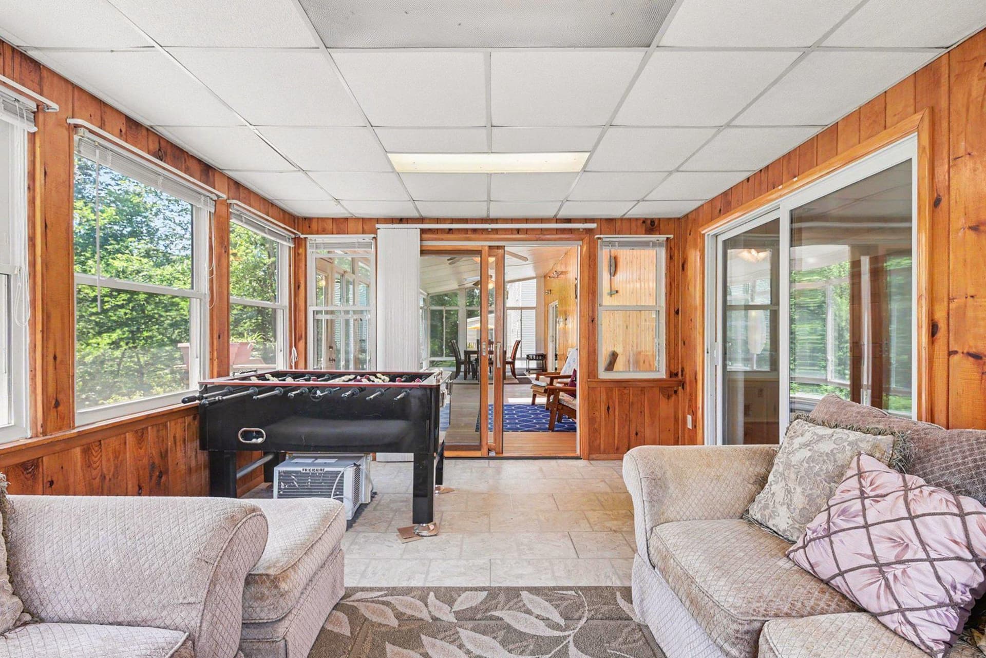 992 Martin Lane photo 20