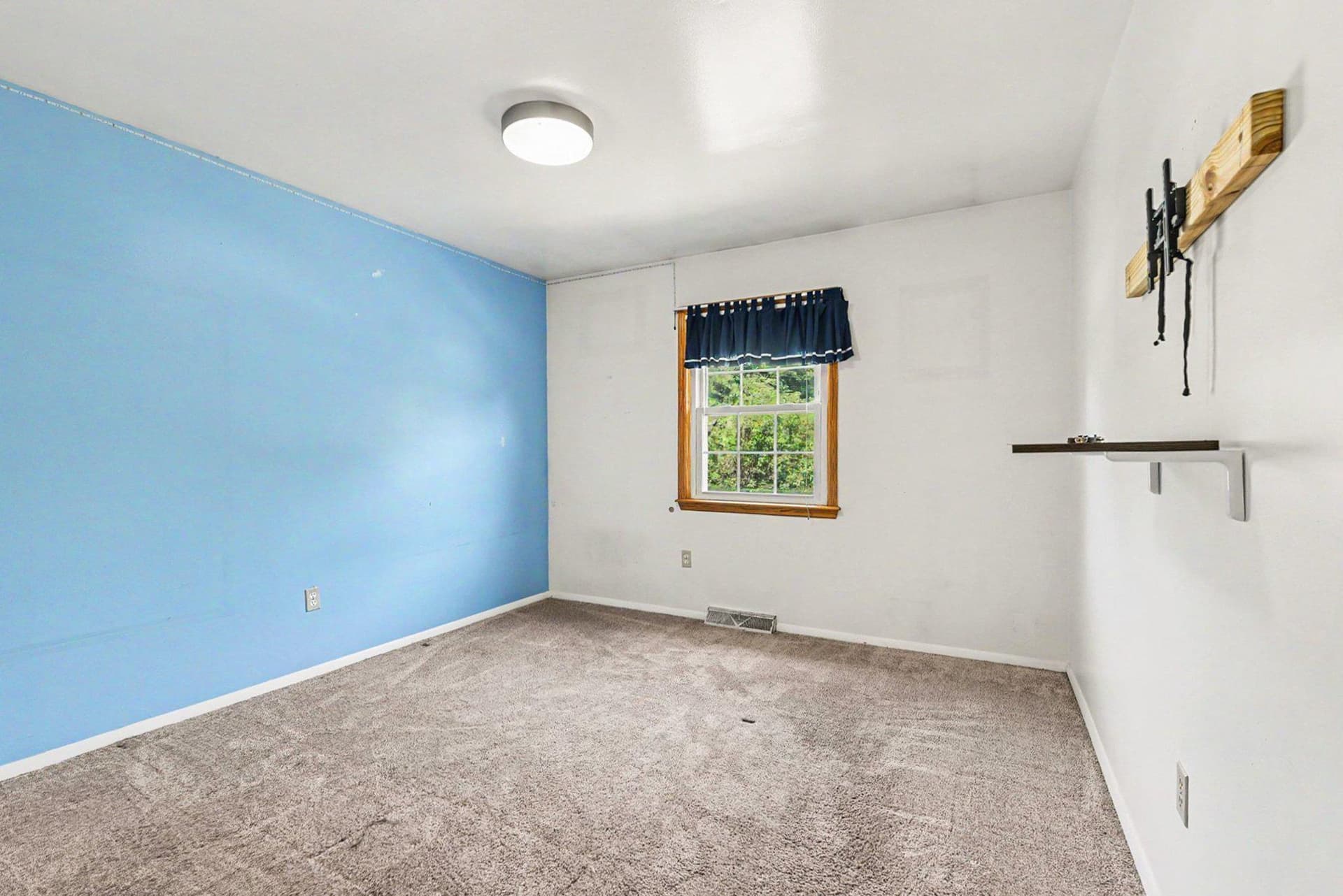 992 Martin Lane photo 30