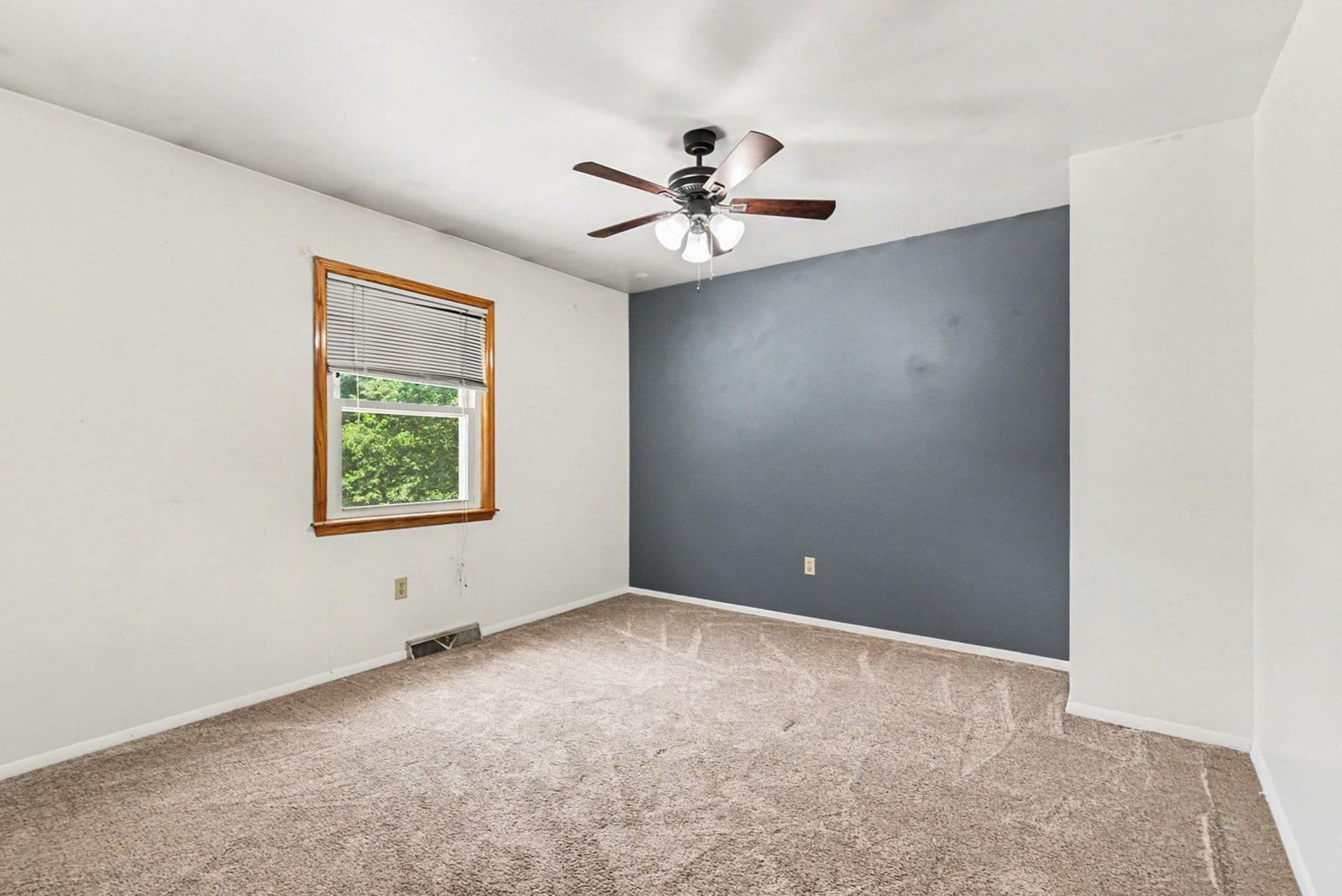 992 Martin Lane photo 32