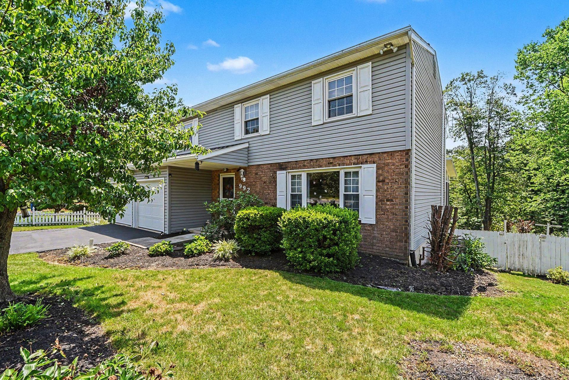 992 Martin Lane photo 4