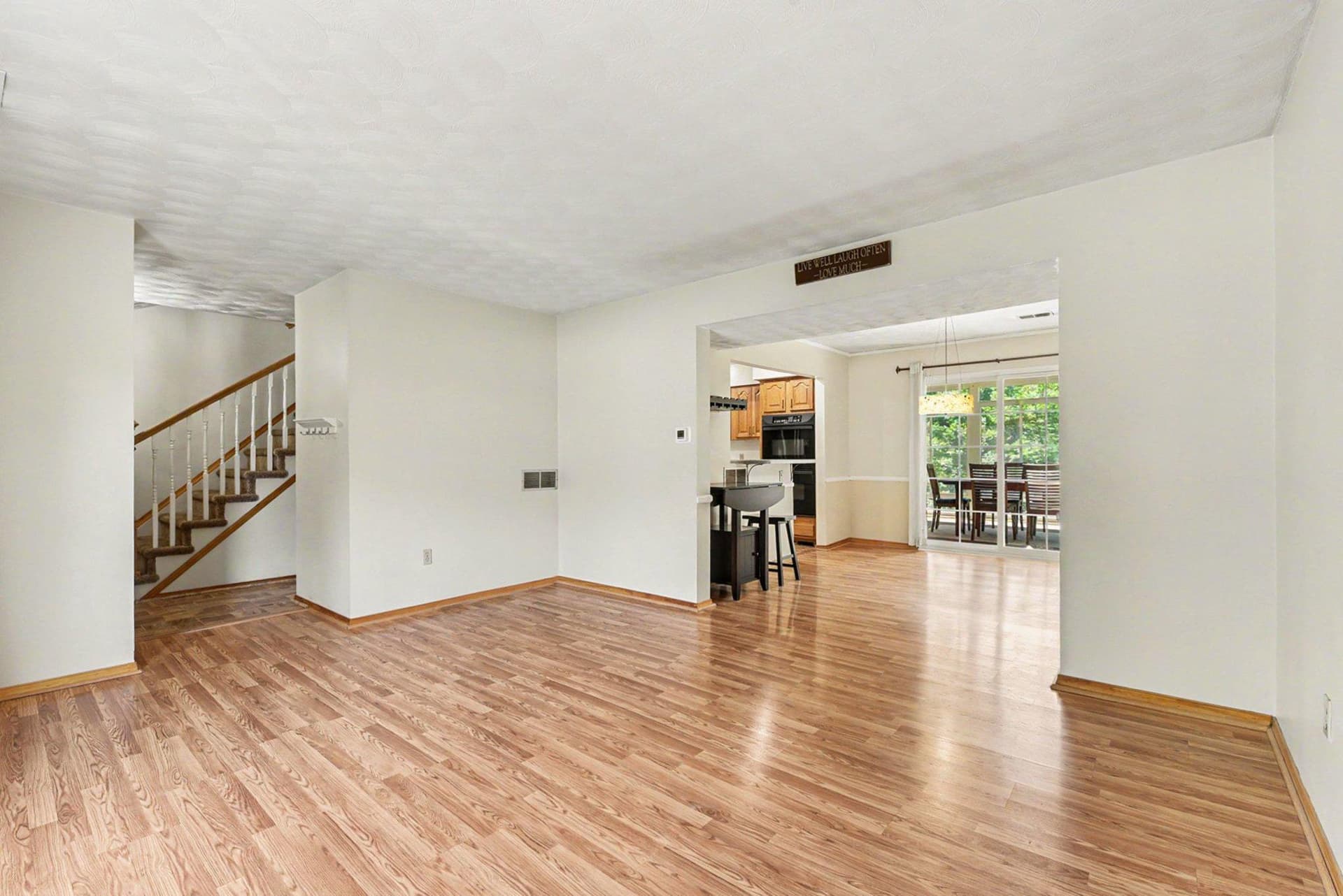 992 Martin Lane photo 9