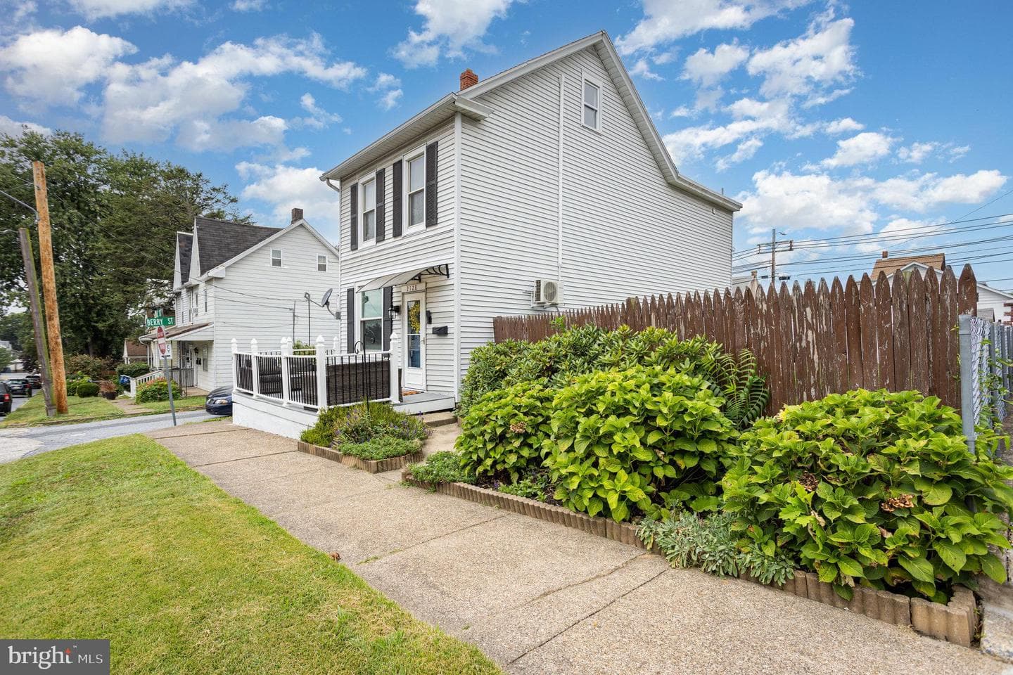 2128 Boas Street photo 30