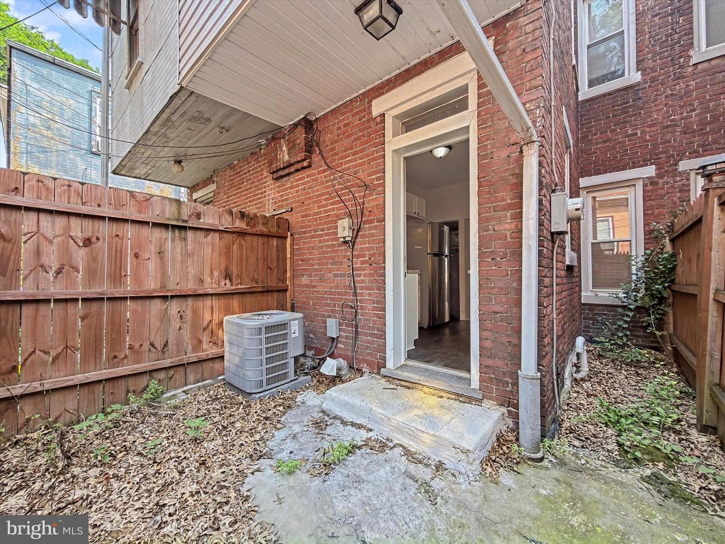 916 May Street photo 19