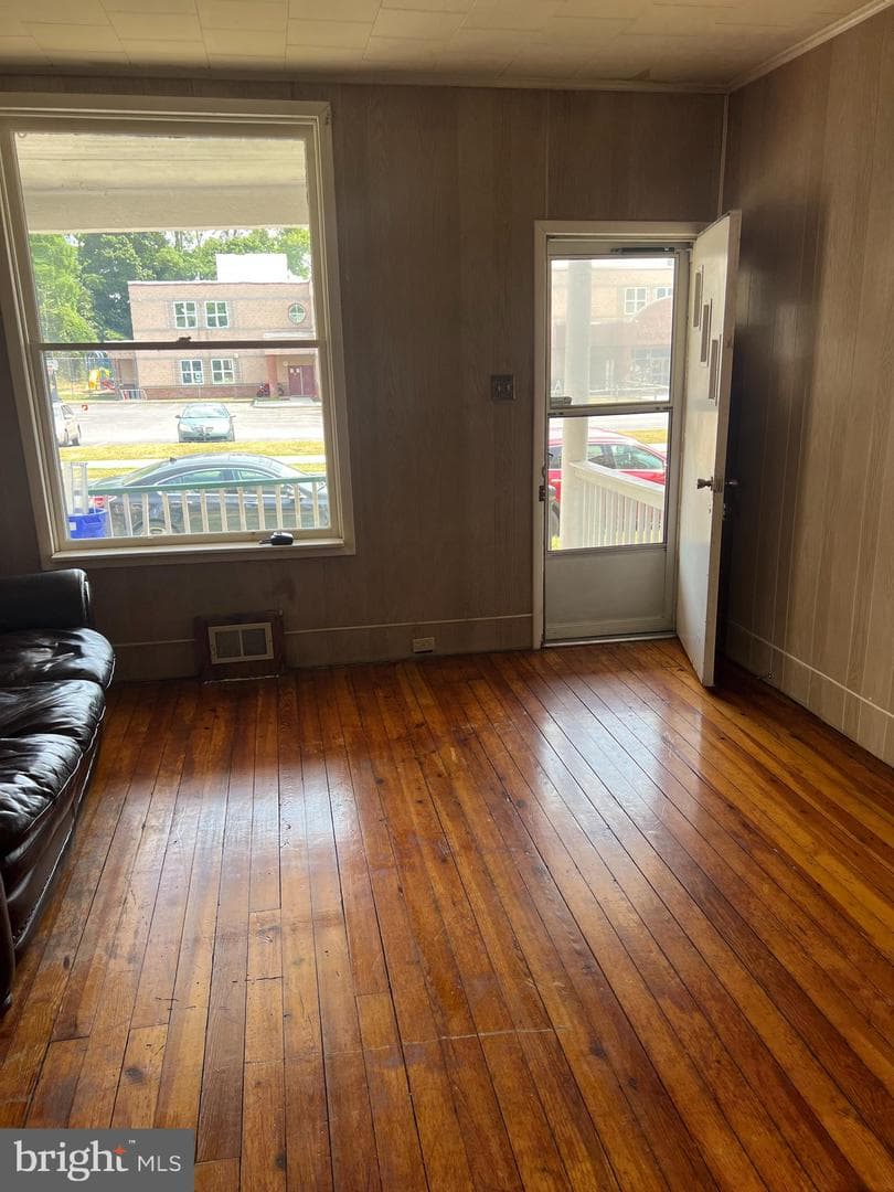 2042 Berryhill Street photo 5