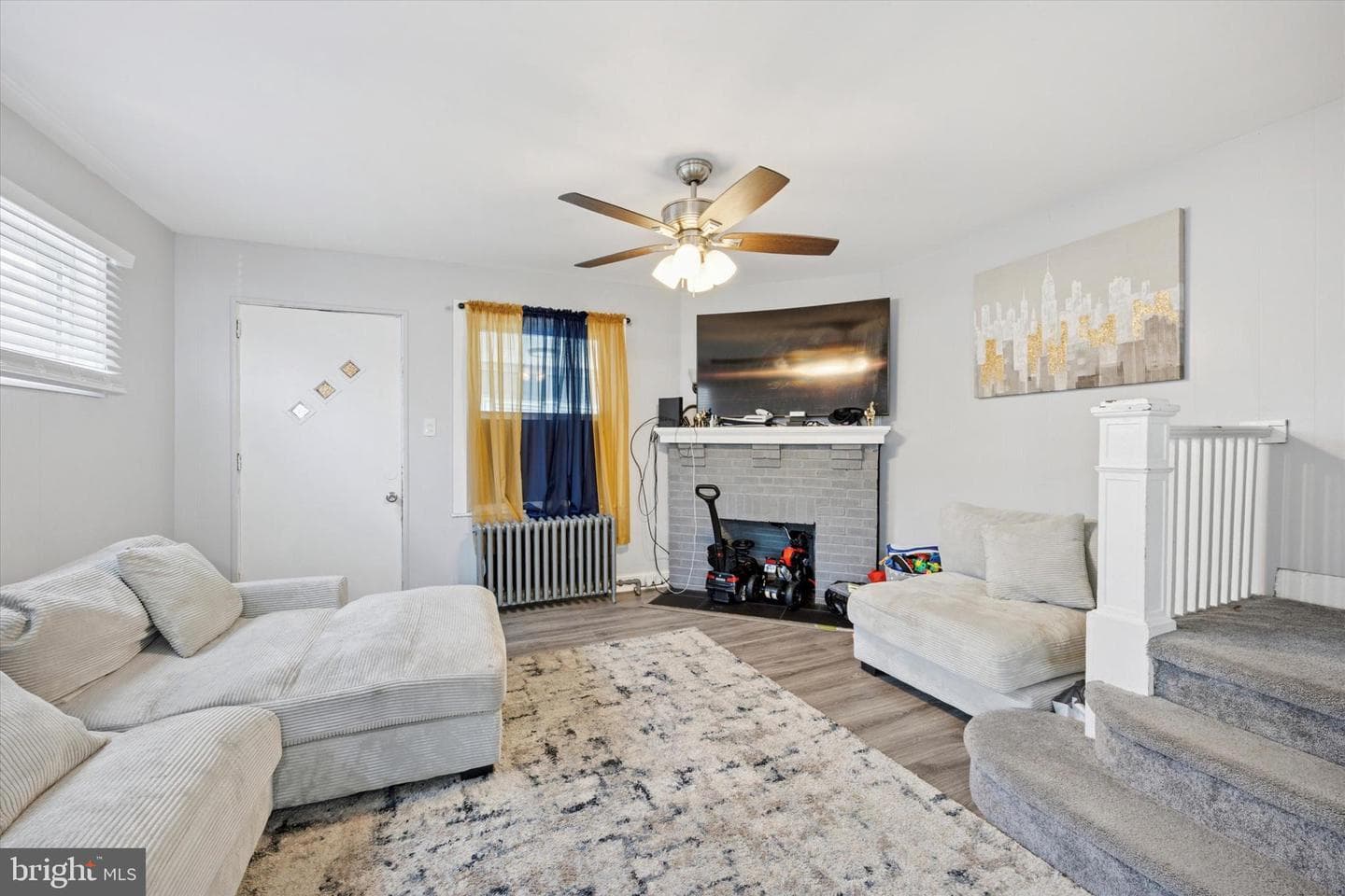 137 Elder Ave photo 2