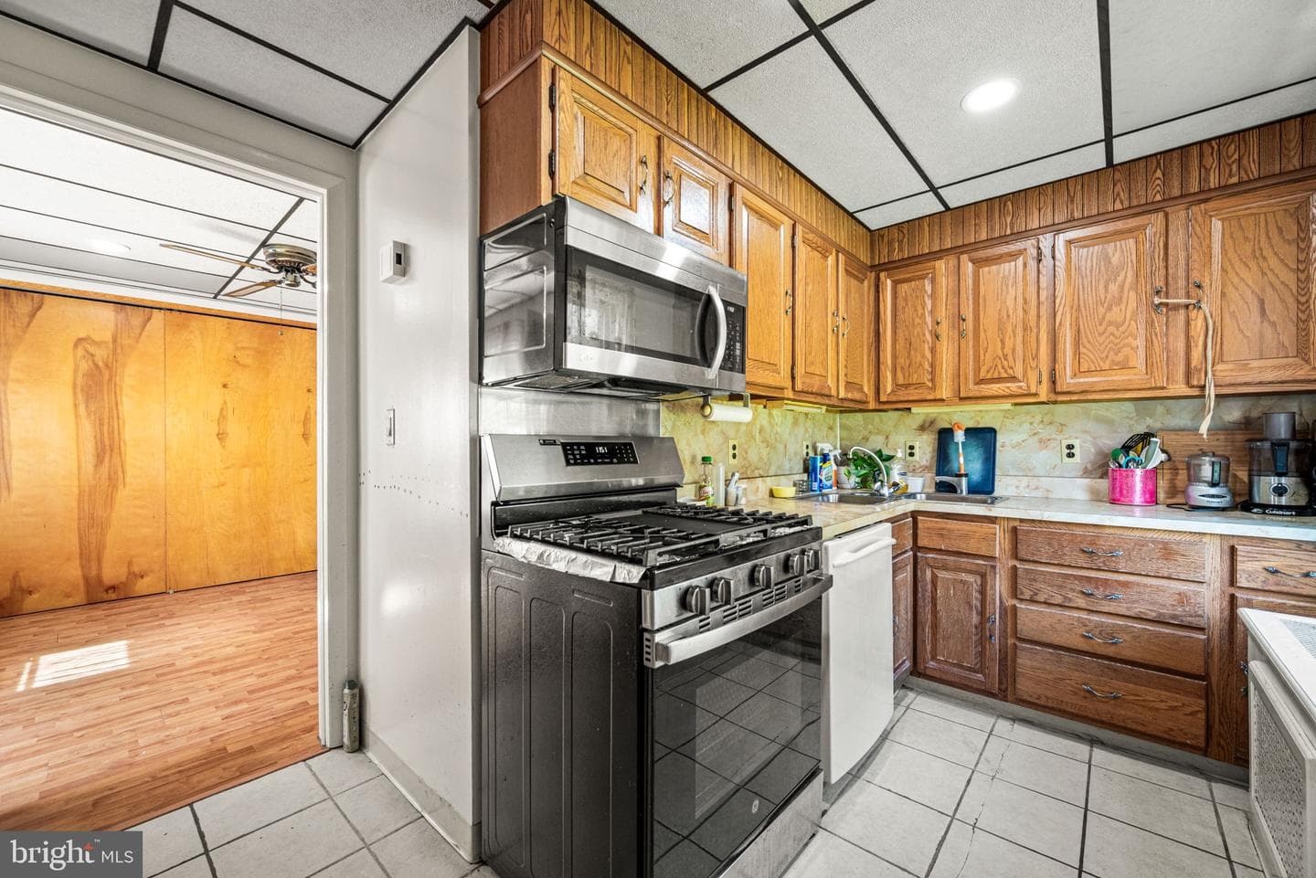 4400 School Lane photo 13
