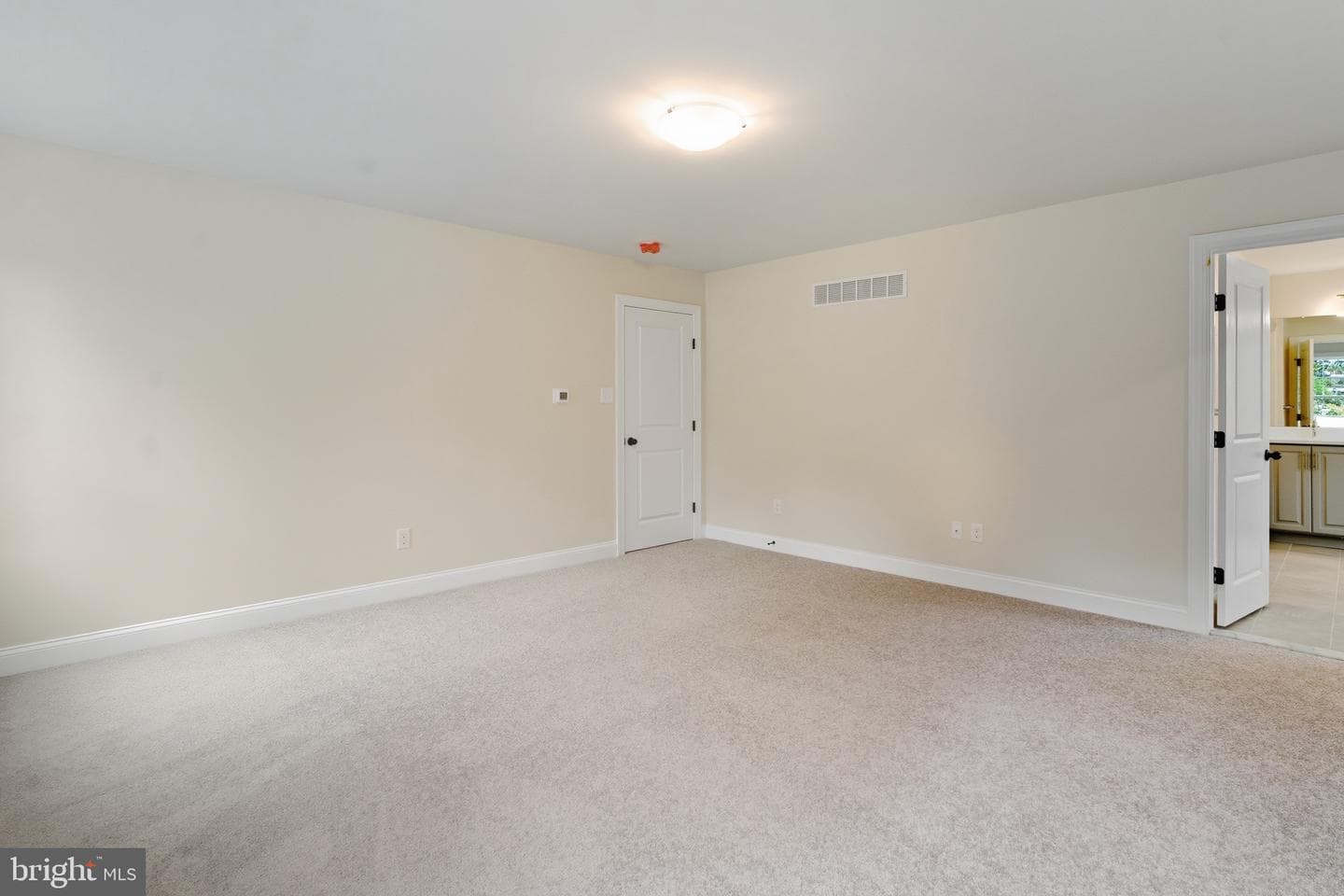 12 Claremont Boulevard photo 31