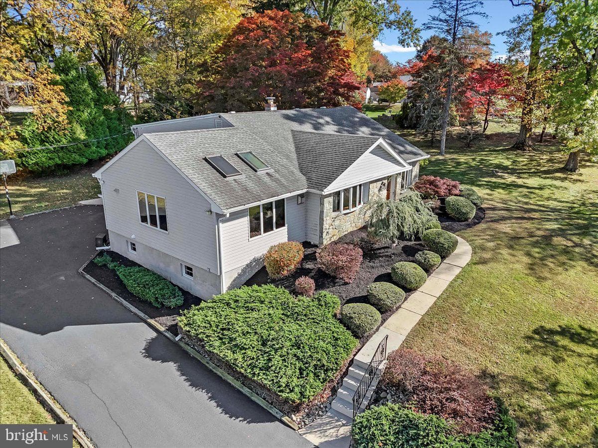 809 Ellis Avenue photo 38