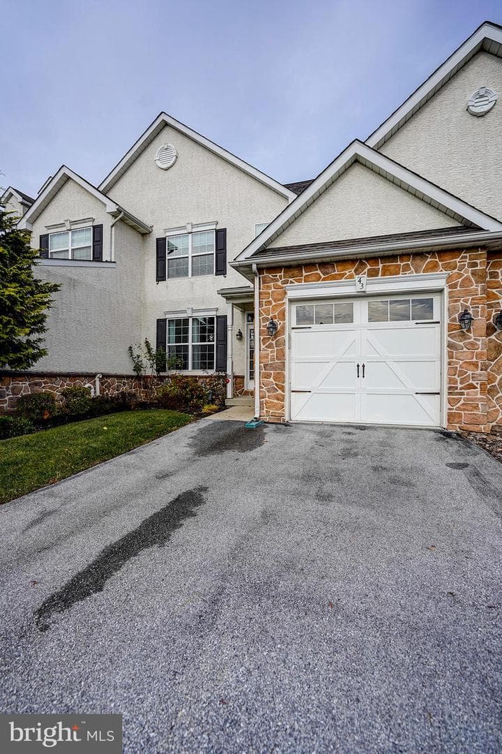 43 Sharpley Drive photo 4