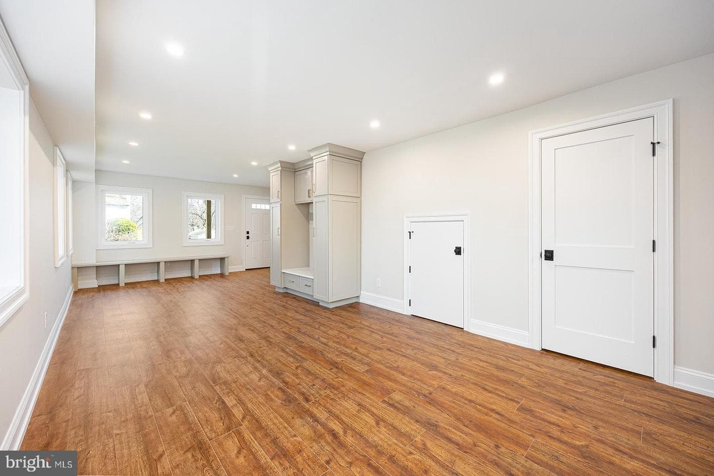 607 Summer Street photo 37