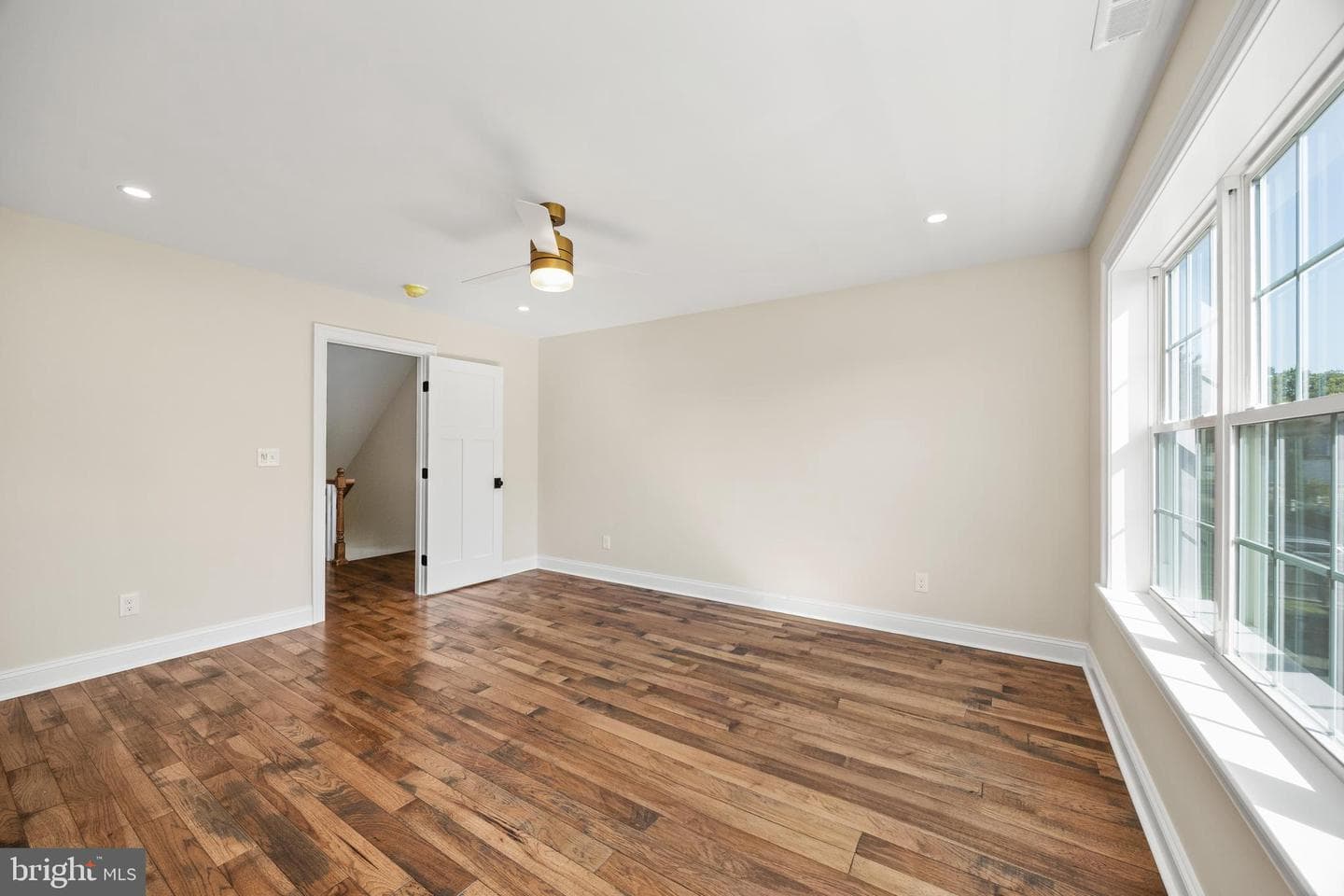 611 Summer Street photo 19